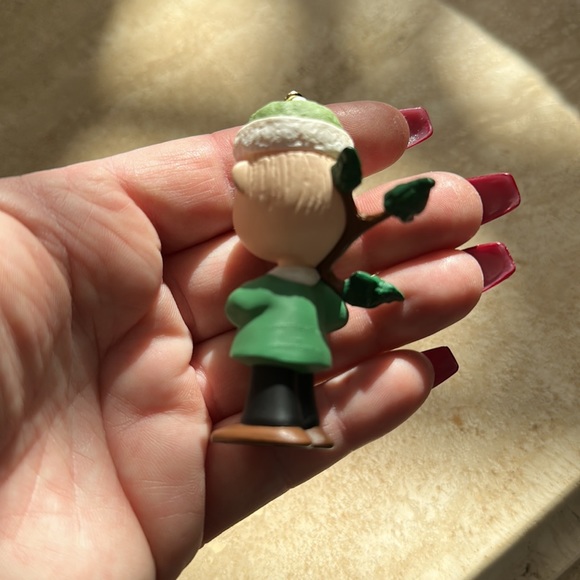 Hallmark Keepsake Linus Ornament 4th in set of 5 collectible A Snoopy Christmas - Picture 5 of 12